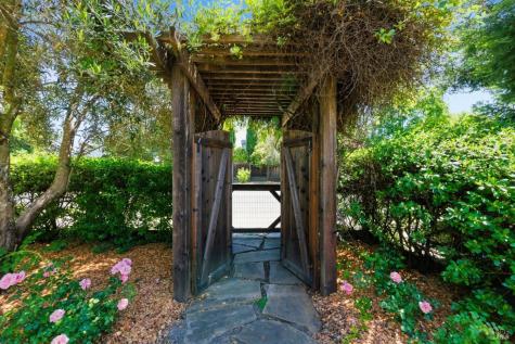 10041 Starr Road Windsor CA 95492