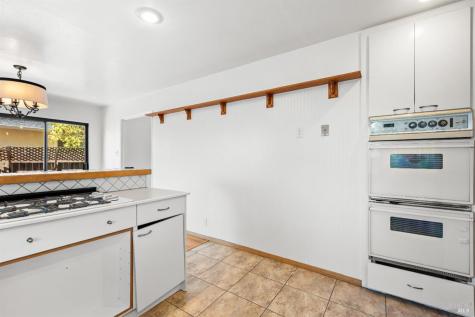 537 Emerald Park Court Santa Rosa CA 95409