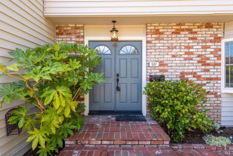537 Emerald Park Court Santa Rosa CA 95409