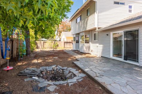 537 Emerald Park Court Santa Rosa CA 95409