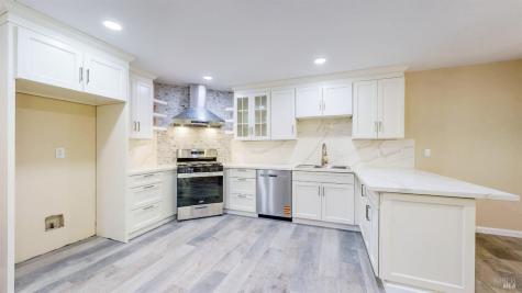 527-529 Middle Rincon Road Santa Rosa CA 95409