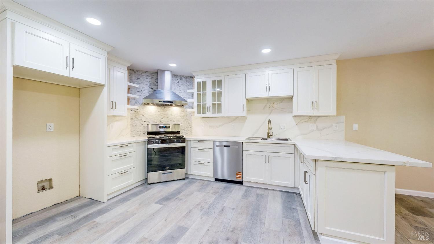 527-529 Middle Rincon Road Santa Rosa CA 95409