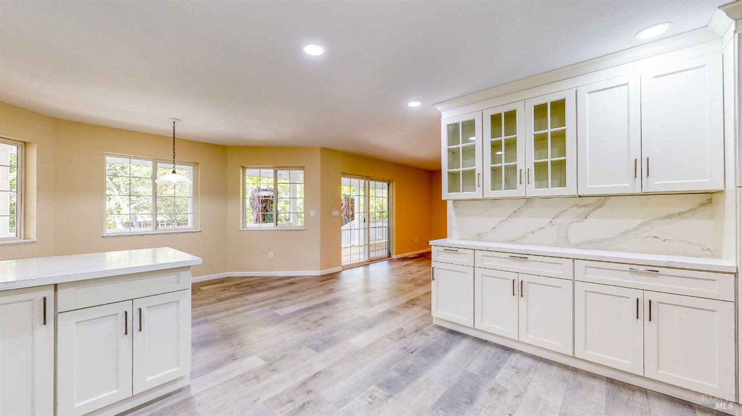 527-529 Middle Rincon Road Santa Rosa CA 95409