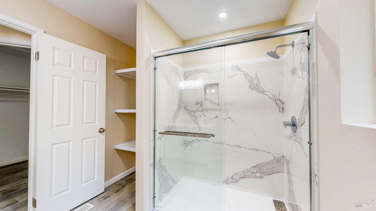 527-529 Middle Rincon Road Santa Rosa CA 95409