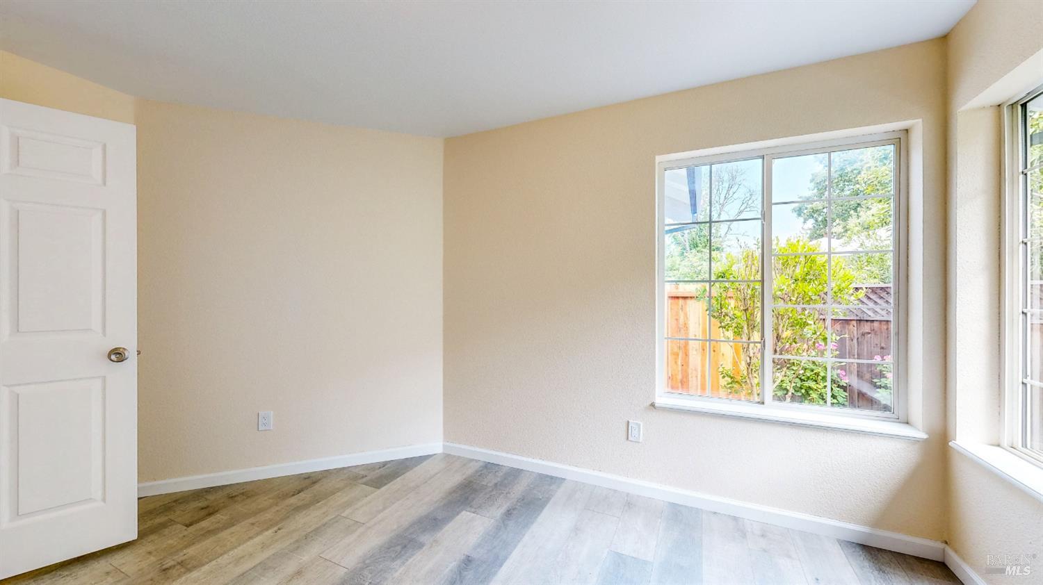 527-529 Middle Rincon Road Santa Rosa CA 95409