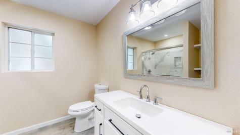 527-529 Middle Rincon Road Santa Rosa CA 95409
