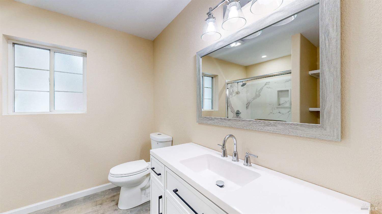527-529 Middle Rincon Road Santa Rosa CA 95409