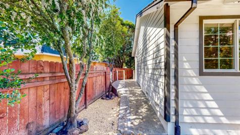 527-529 Middle Rincon Road Santa Rosa CA 95409