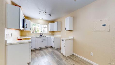 527-529 Middle Rincon Road Santa Rosa CA 95409