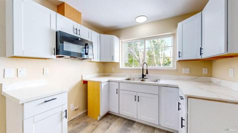 527-529 Middle Rincon Road Santa Rosa CA 95409