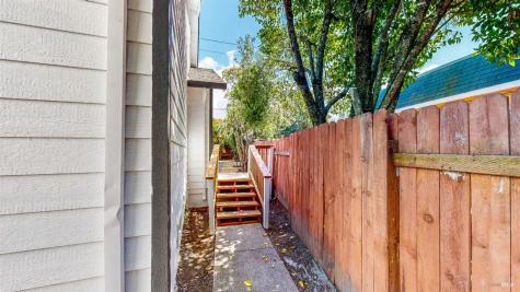 527-529 Middle Rincon Road Santa Rosa CA 95409