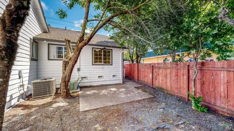527-529 Middle Rincon Road Santa Rosa CA 95409
