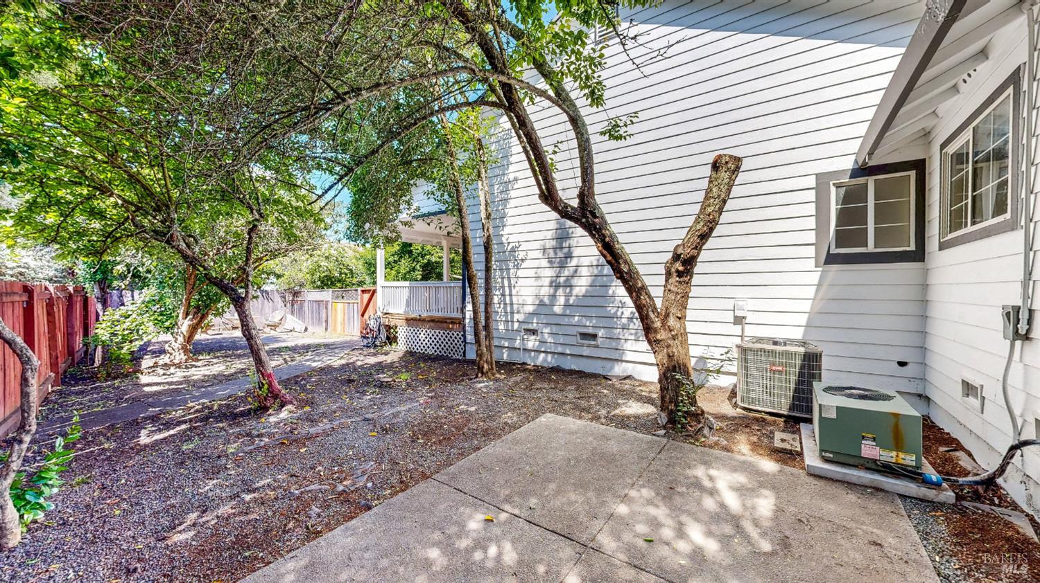 527-529 Middle Rincon Road Santa Rosa CA 95409