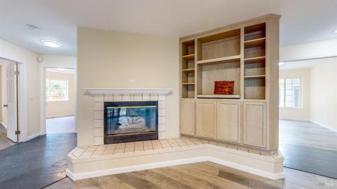 527-529 Middle Rincon Road Santa Rosa CA 95409