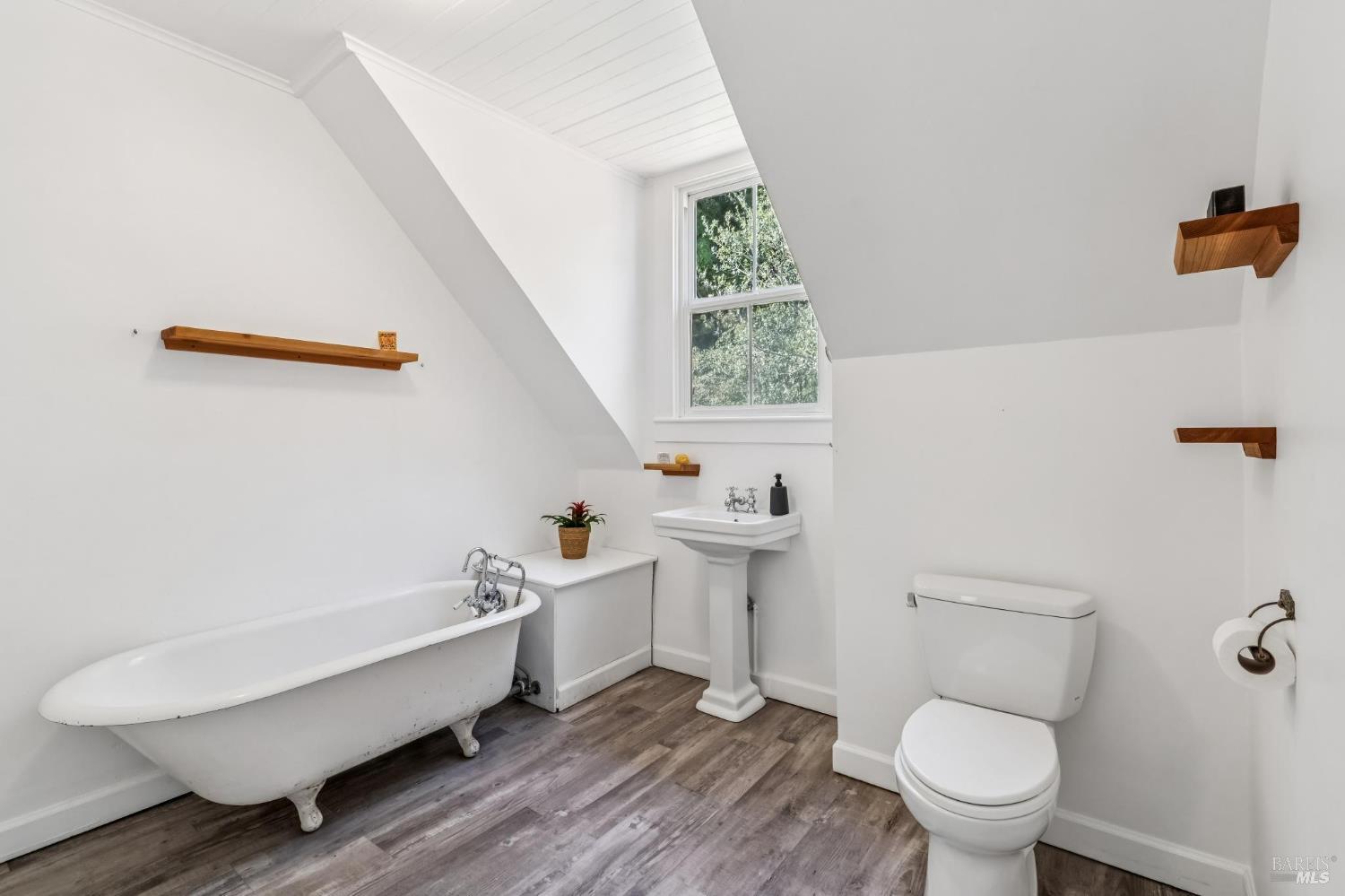 11 Wharf Road Bolinas CA 94924