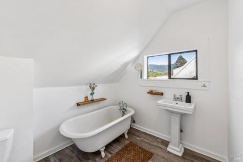 11 Wharf Road Bolinas CA 94924