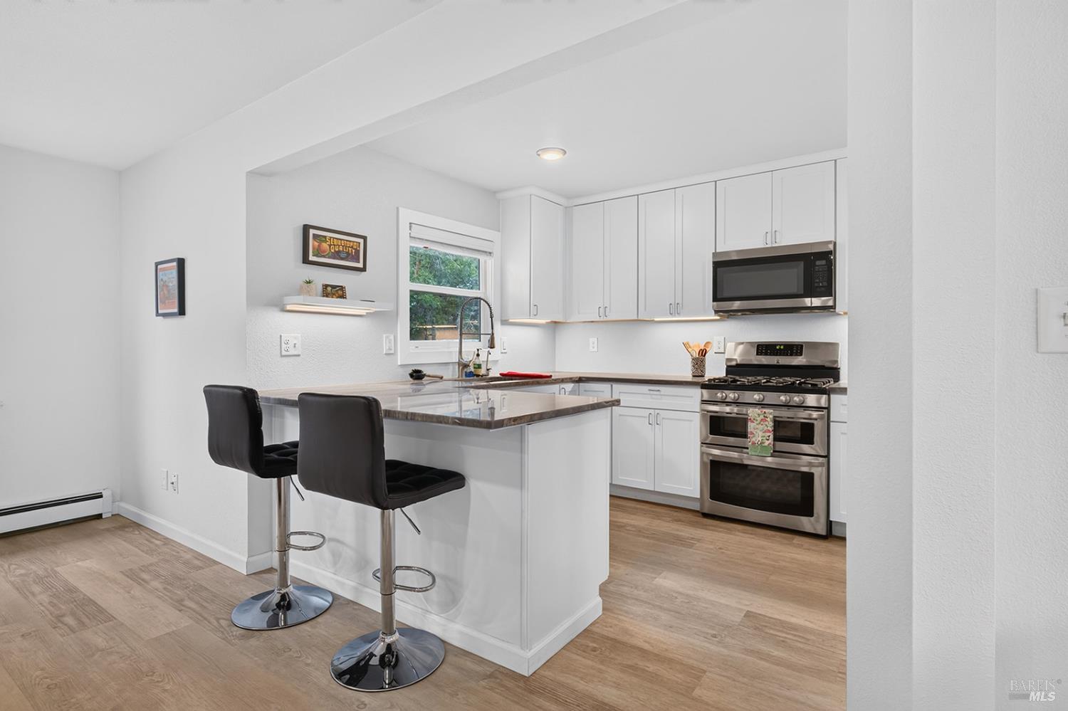 7853 Apple Blossom Lane Sebastopol CA 95472