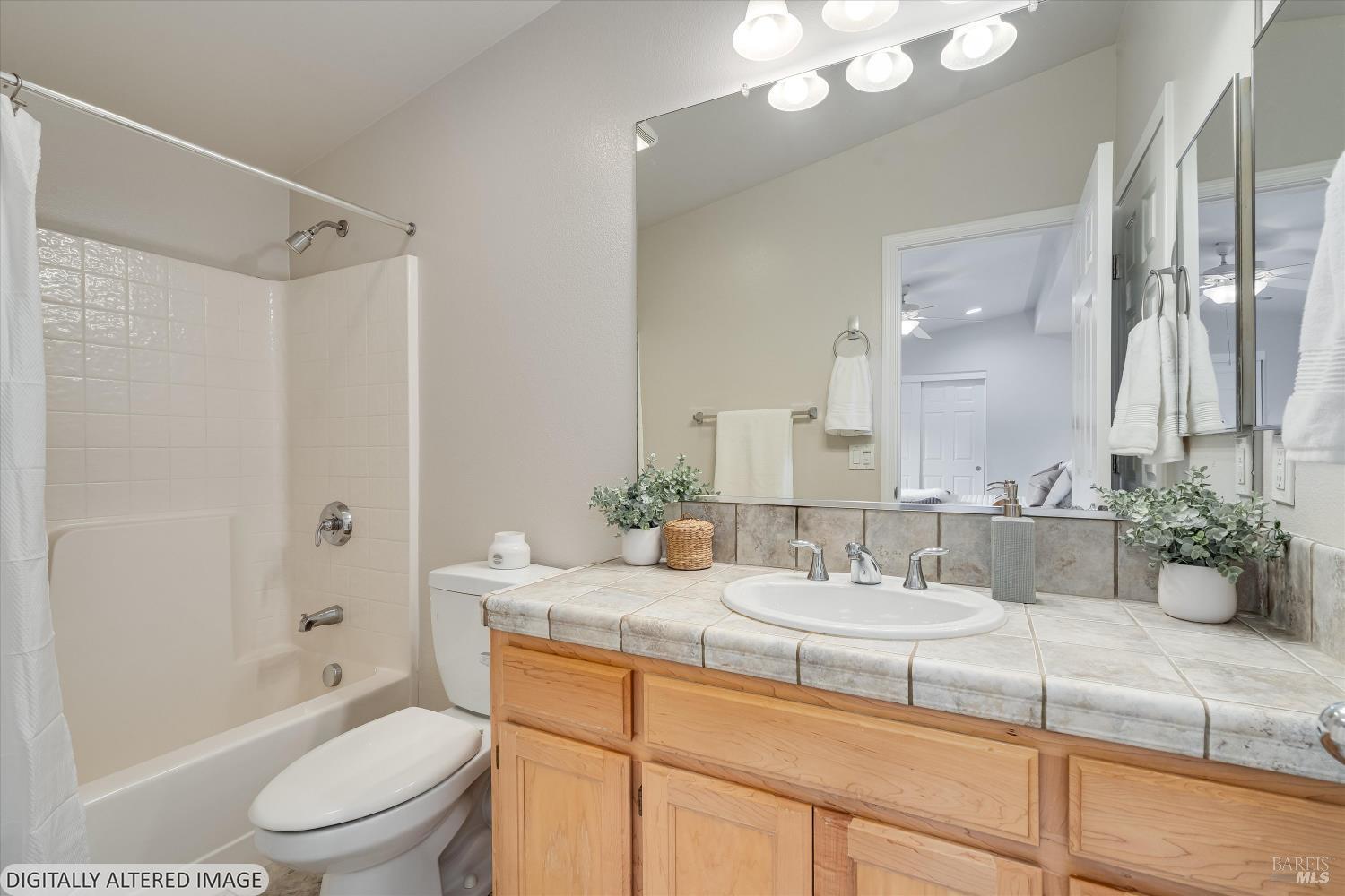 2462 Gilham Way Santa Rosa CA 95404