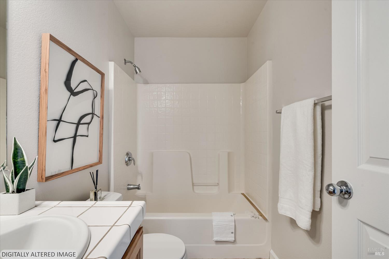 2462 Gilham Way Santa Rosa CA 95404