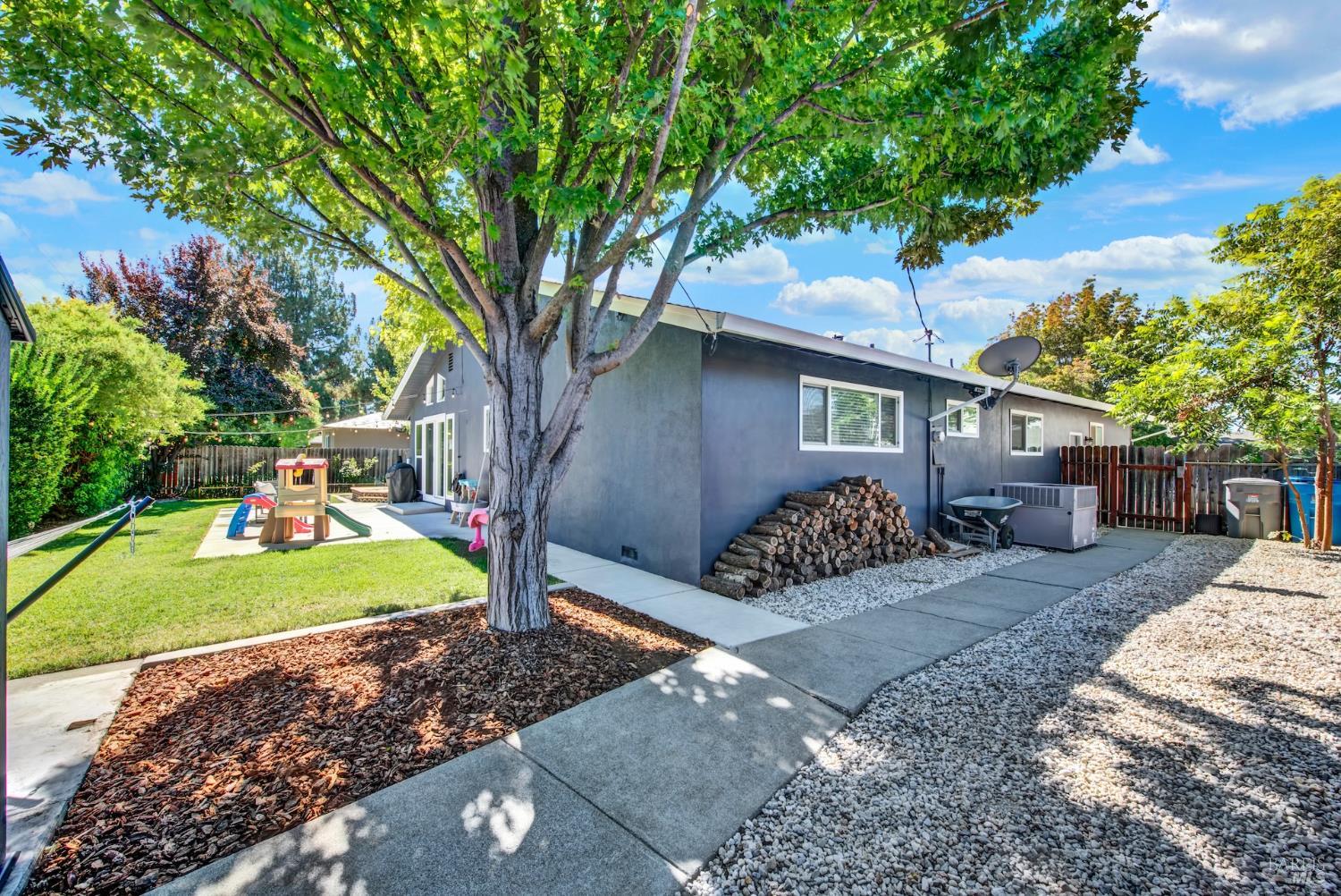 850 Sunset Drive Dixon CA 95620