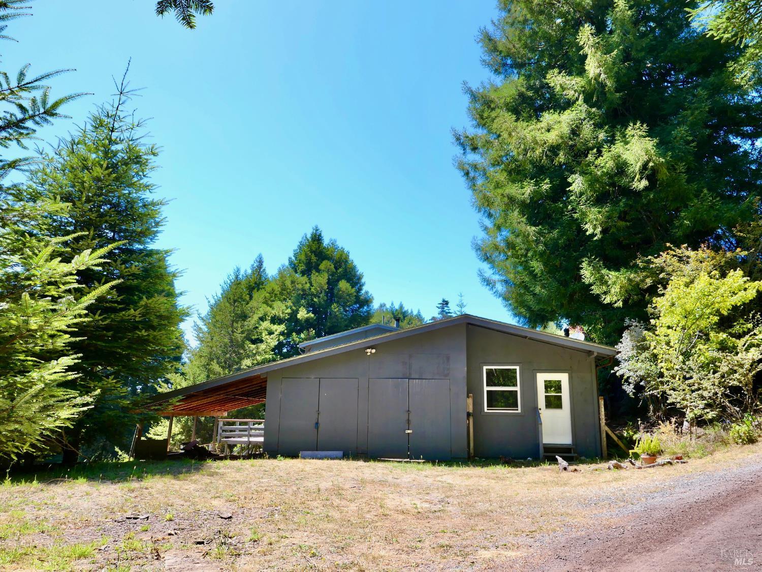 26361 Blueberry Hill Road Fort Bragg CA 95437