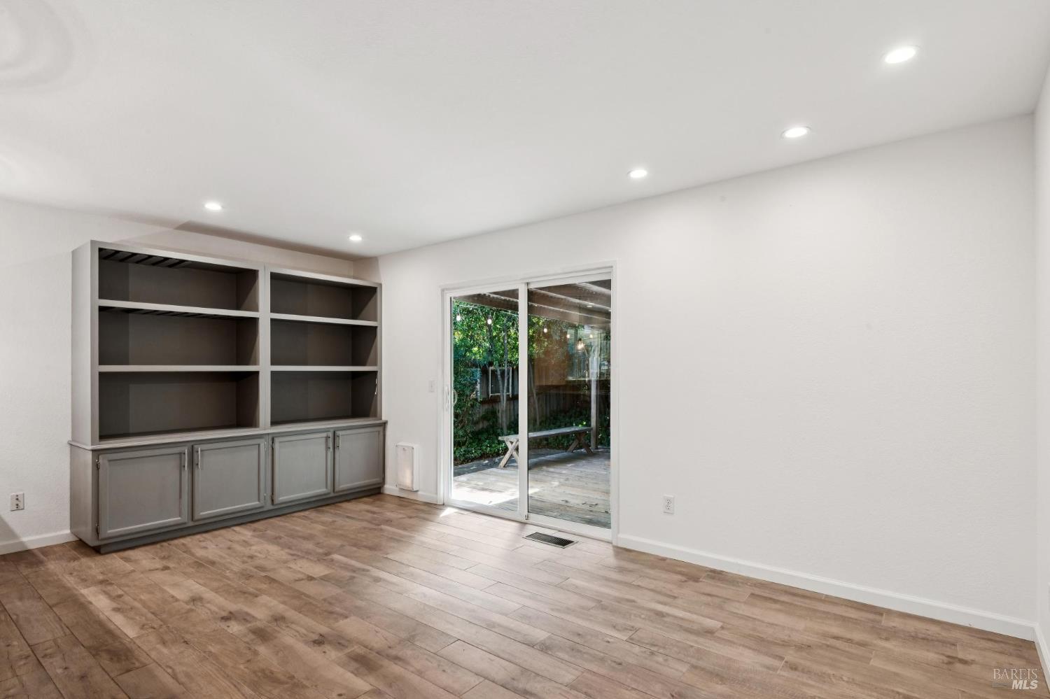 250 Monte Vista Avenue Healdsburg CA 95448