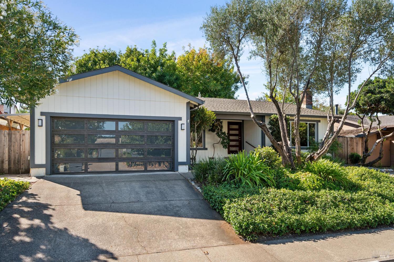 250 Monte Vista Avenue Healdsburg CA 95448