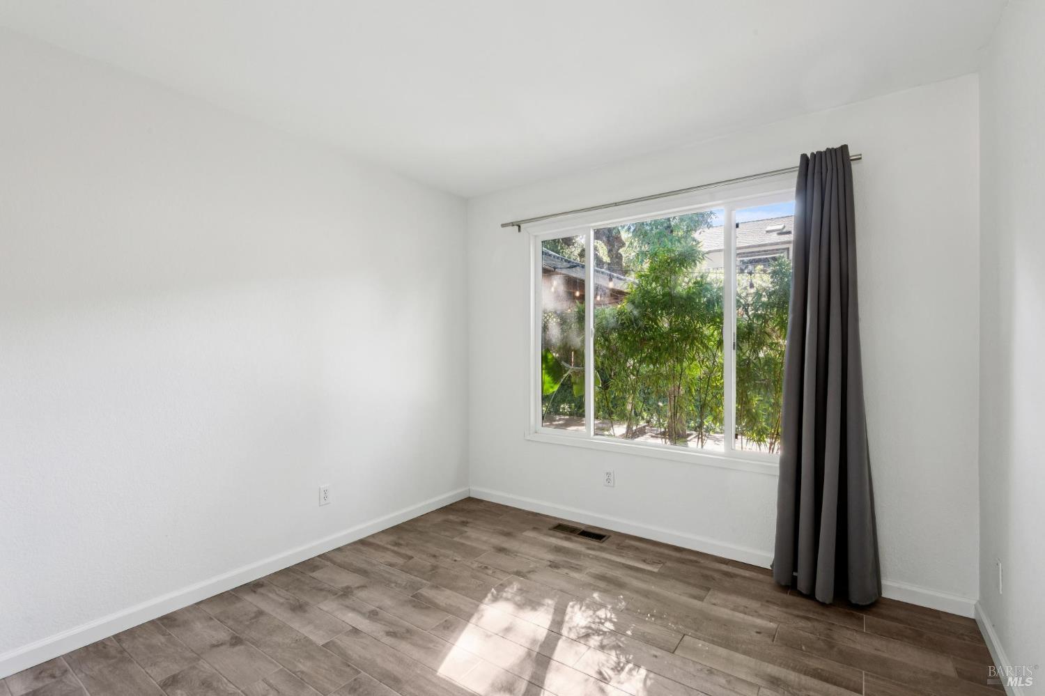 250 Monte Vista Avenue Healdsburg CA 95448