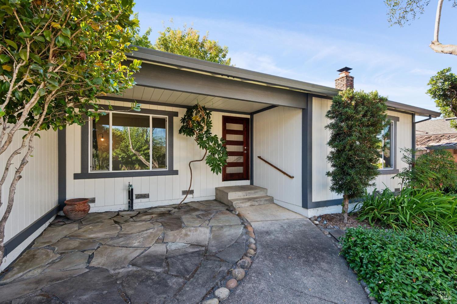 250 Monte Vista Avenue Healdsburg CA 95448