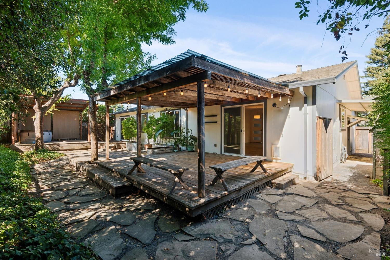 250 Monte Vista Avenue Healdsburg CA 95448
