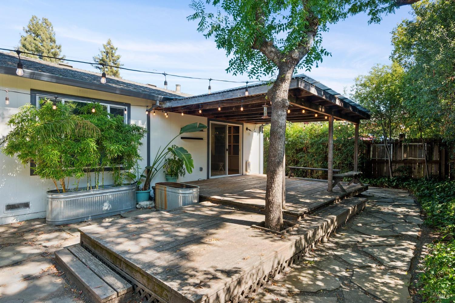 250 Monte Vista Avenue Healdsburg CA 95448