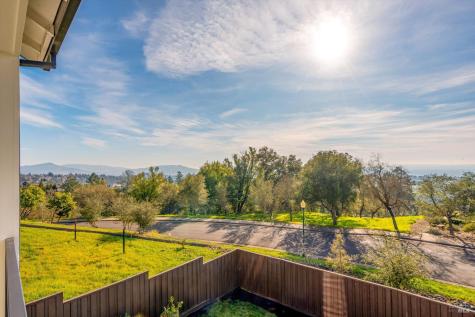 2116 Wedgewood Way Santa Rosa CA 95404