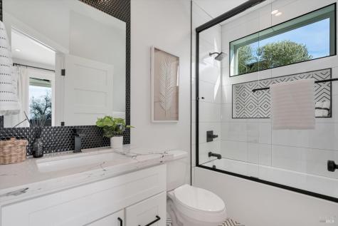 2116 Wedgewood Way Santa Rosa CA 95404