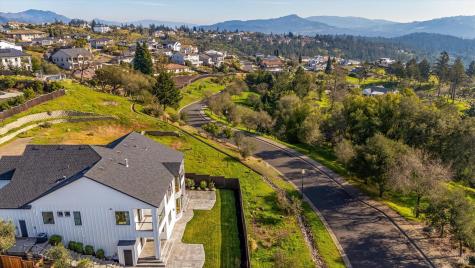 2116 Wedgewood Way Santa Rosa CA 95404