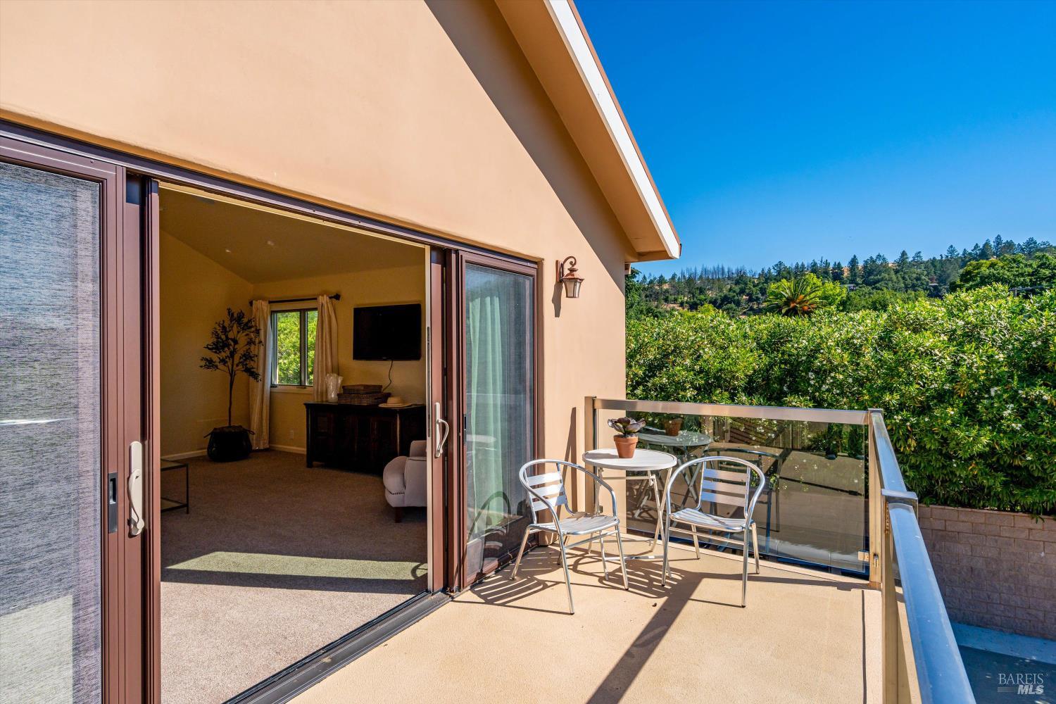 466 Pratt Avenue St. Helena CA 94574