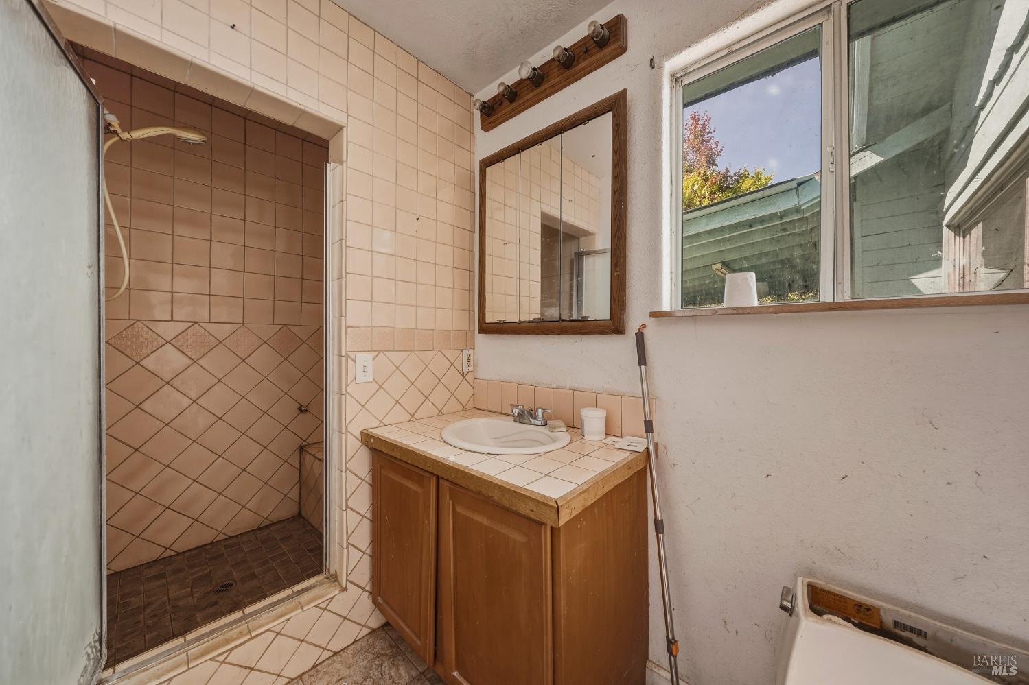 1440 W State Highway 20 Upper Lake CA 95485