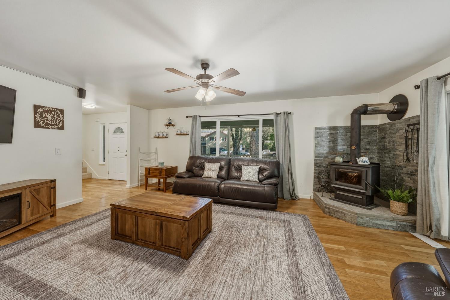 9945 Meadow Drive Cobb CA 95426