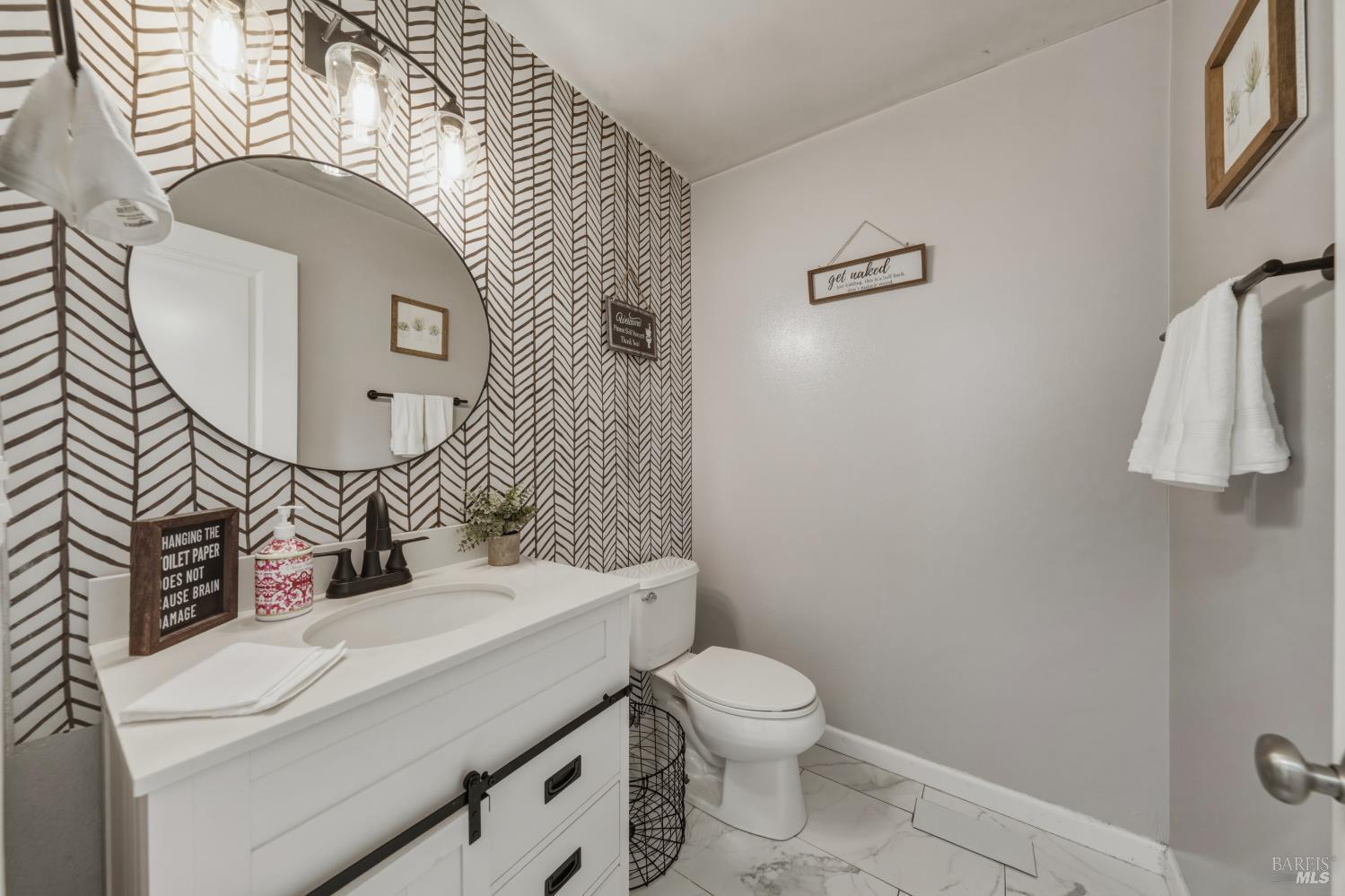 9945 Meadow Drive Cobb CA 95426