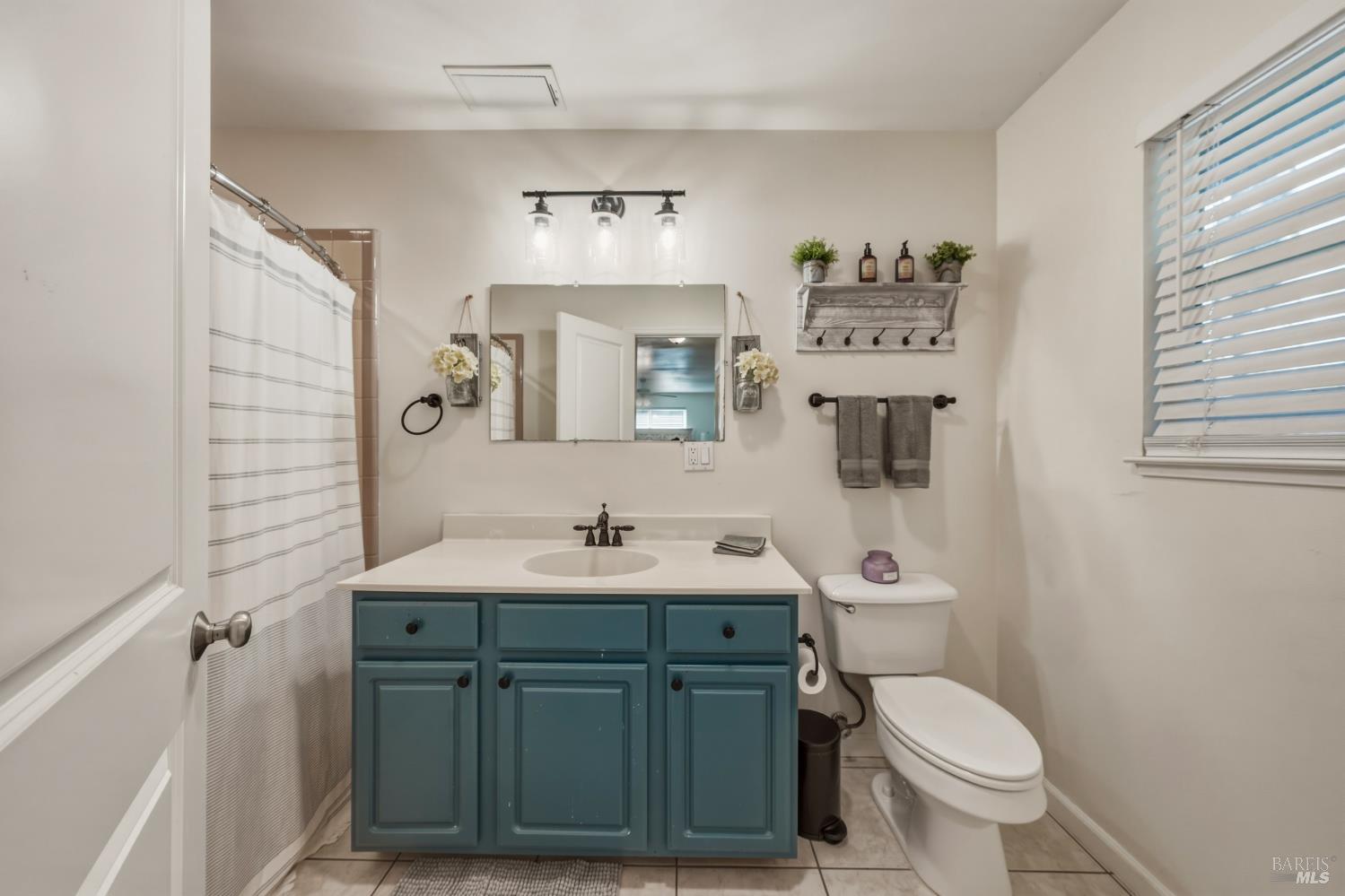 9945 Meadow Drive Cobb CA 95426
