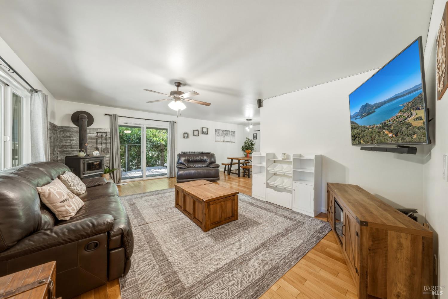 9945 Meadow Drive Cobb CA 95426