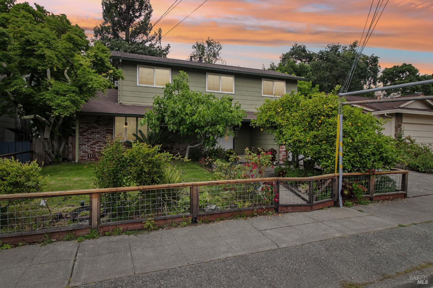 2227 Vallejo Street Santa Rosa CA 95404