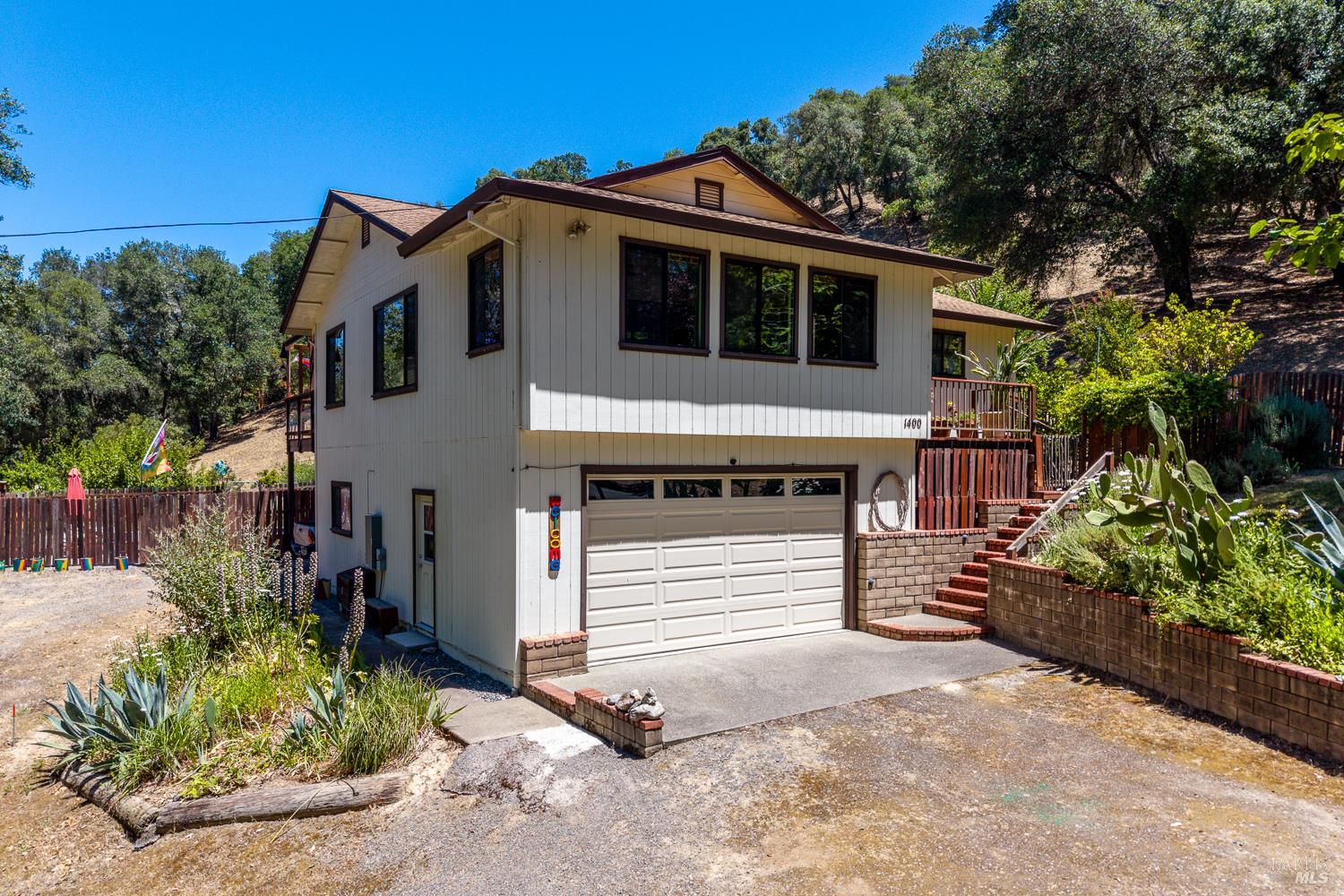 1400 Hulda Drive Ukiah CA 95482