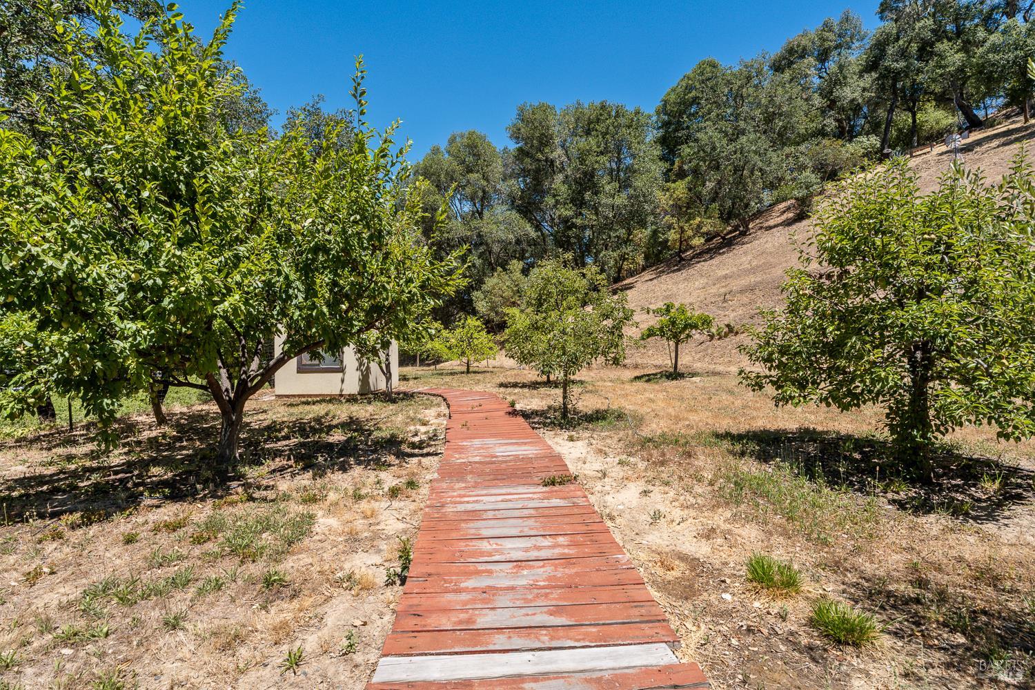 1400 Hulda Drive Ukiah CA 95482