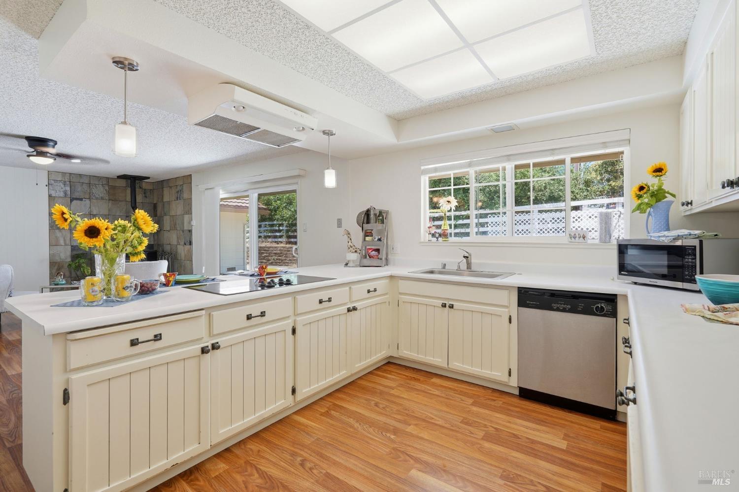 397 W Railroad Avenue Cotati CA 94931