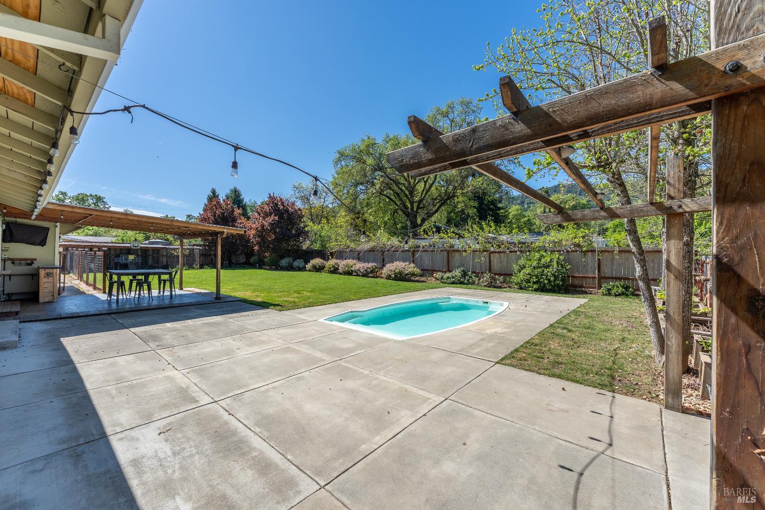 80 Whitmore Lane Ukiah CA 95482