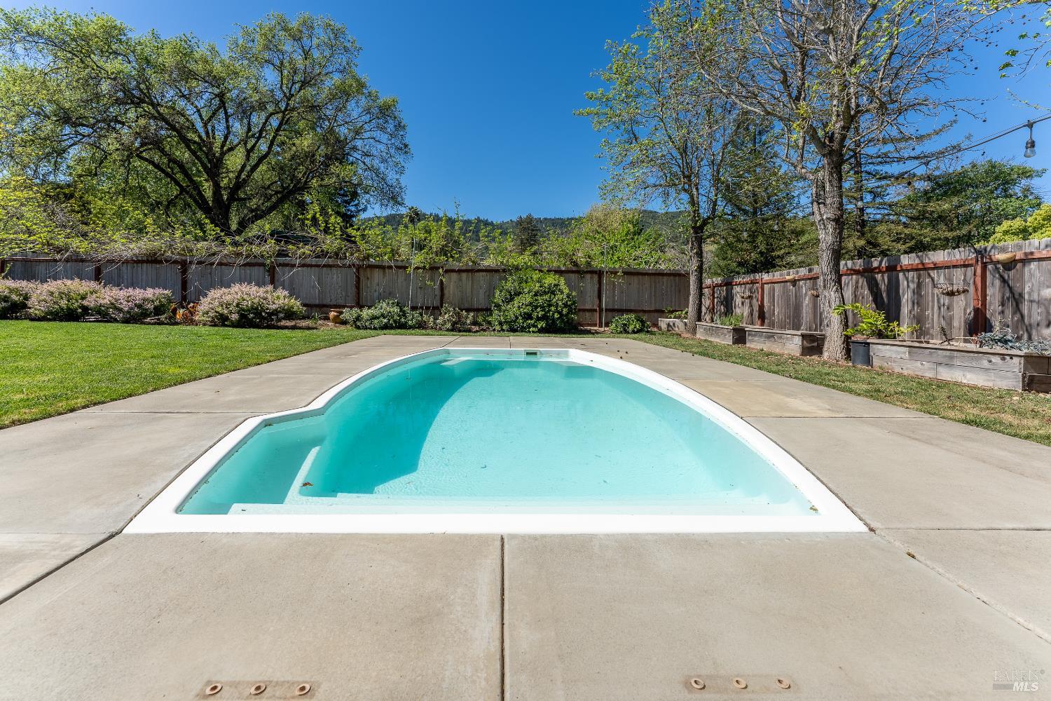80 Whitmore Lane Ukiah CA 95482