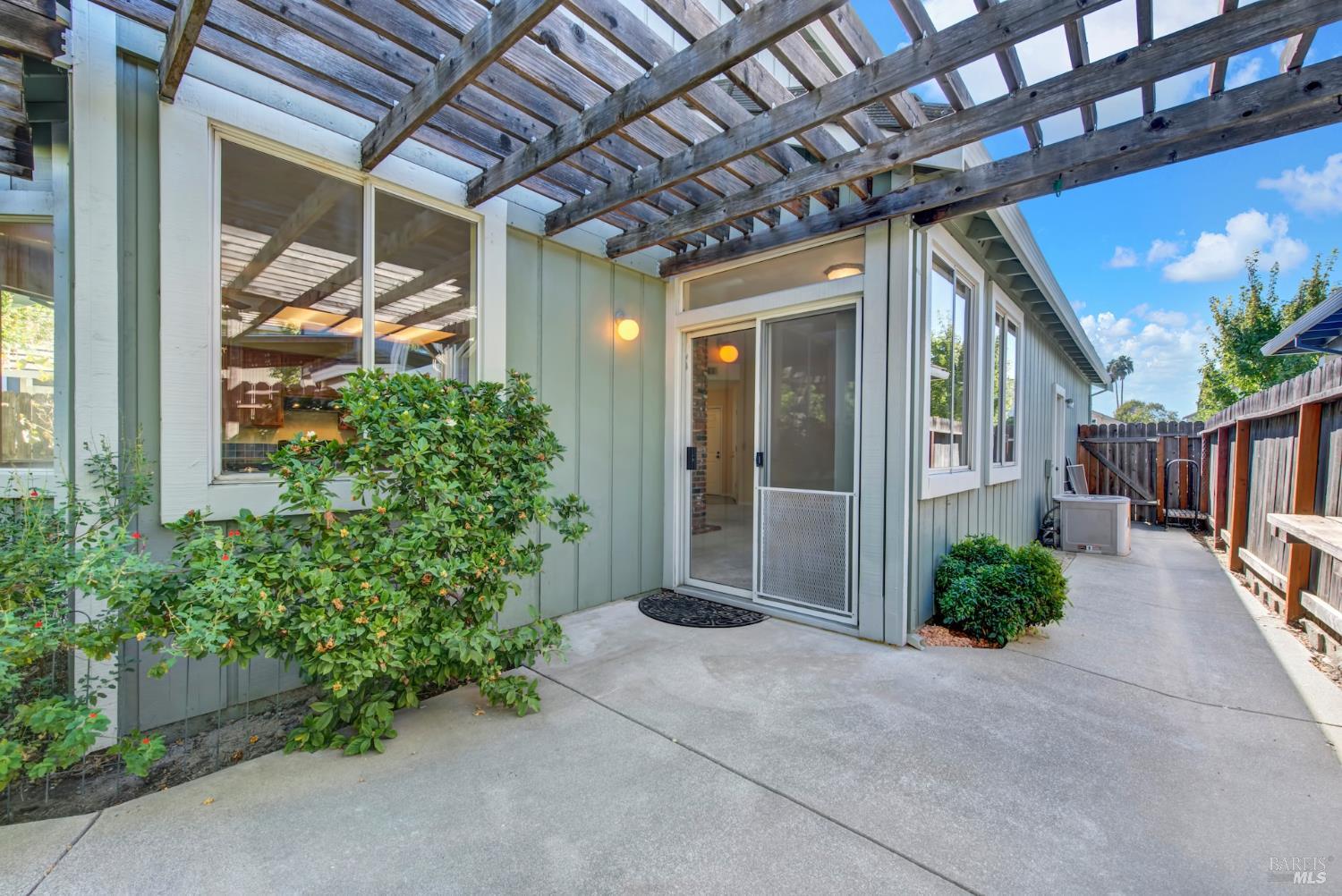685 Poppy Circle Vacaville CA 95688