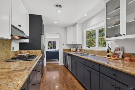 82 Shady Lane Ross CA 94957