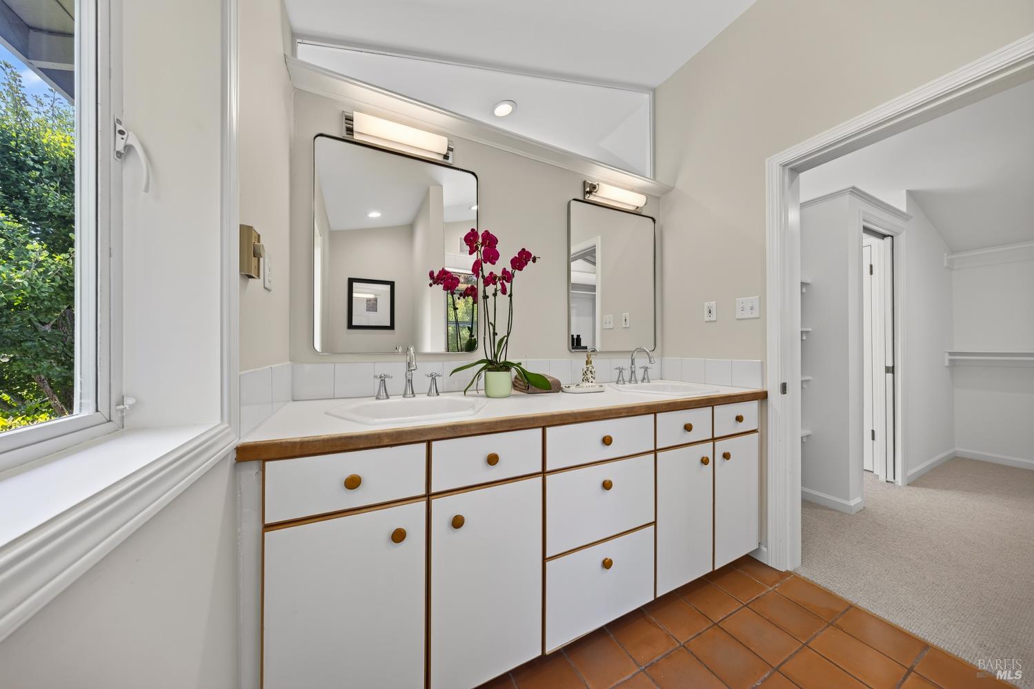 82 Shady Lane Ross CA 94957