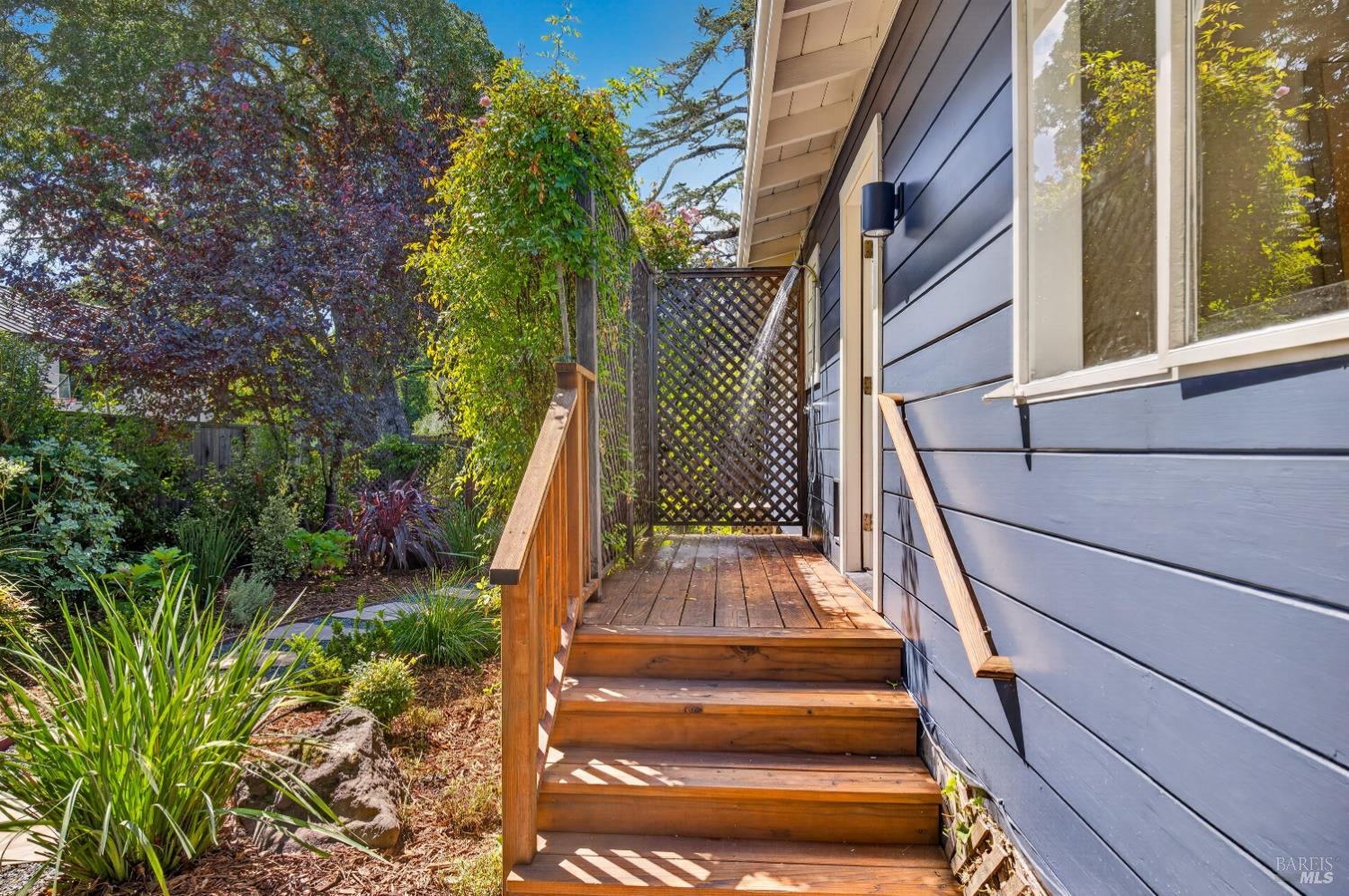 82 Shady Lane Ross CA 94957